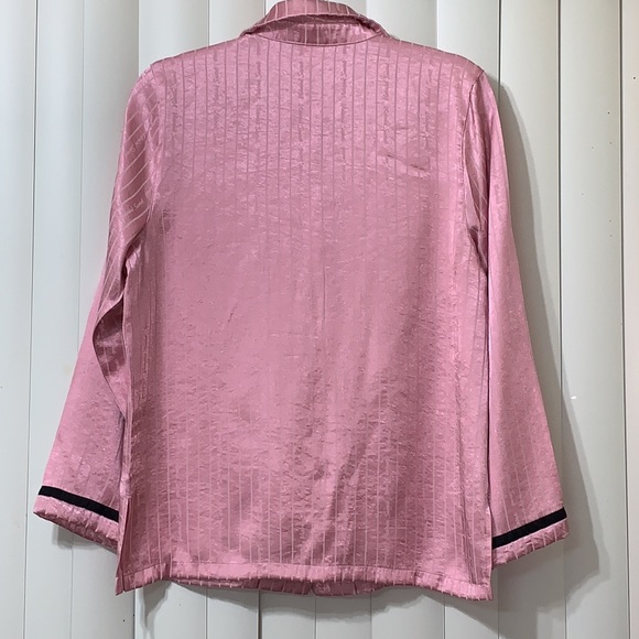 Victoria’s Secret Satin Pajamas Signature‎ - Picture 17 of 17